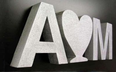 Insegne in polistirolo: belle e leggere