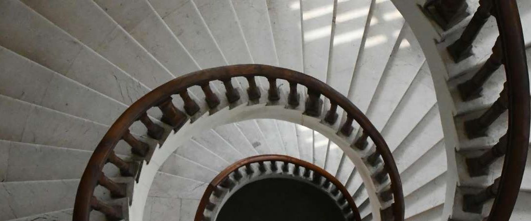 Una scala in marmo per interni e per esterni